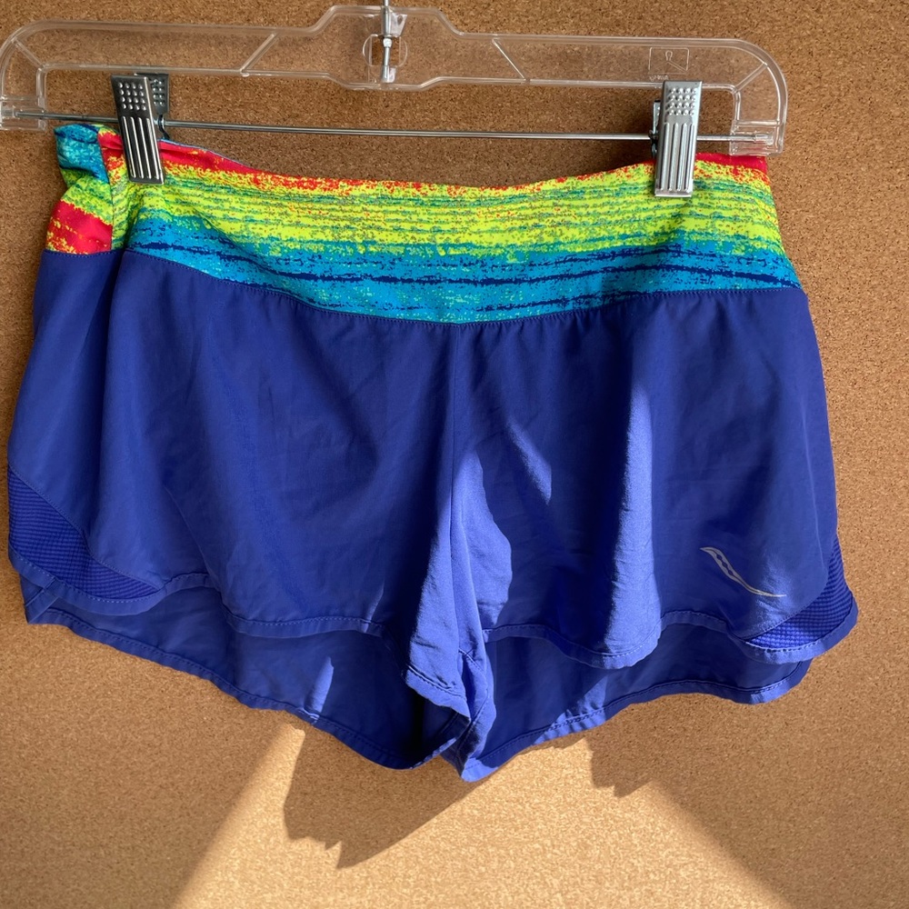 Saucony running shorts size M